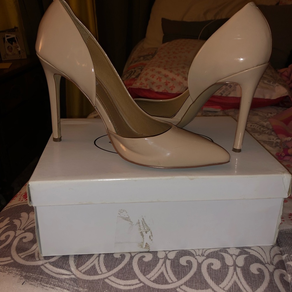 Tan patent leather Steve Madden push gently worn.
